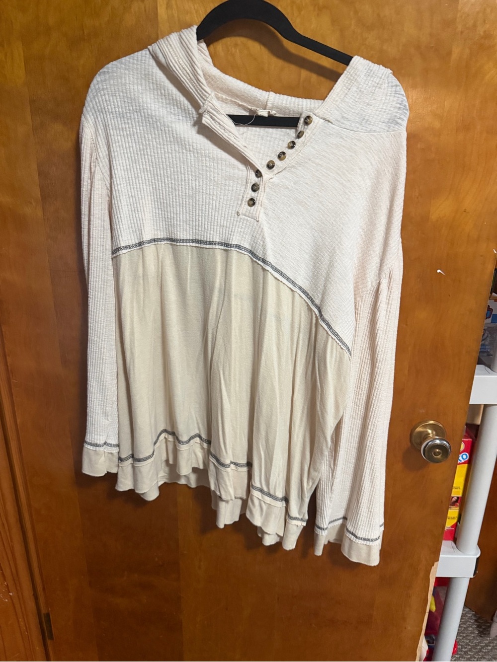 POL Two-Tone Cream Button-Detail Tunic